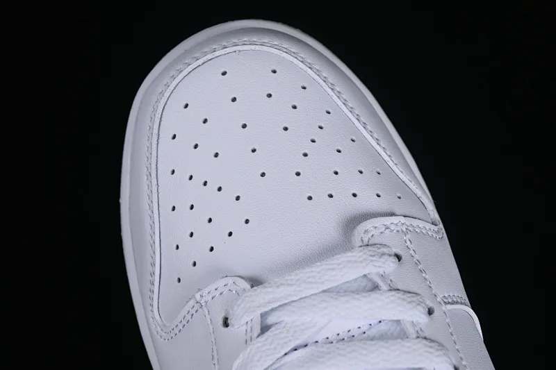 All Categories Nk SB Dunk Series Nk SB Dunk Low Low-top sneakers Nk SB Dunk Low All-white color Low-top casual sports skateboard shoes DV0831-101